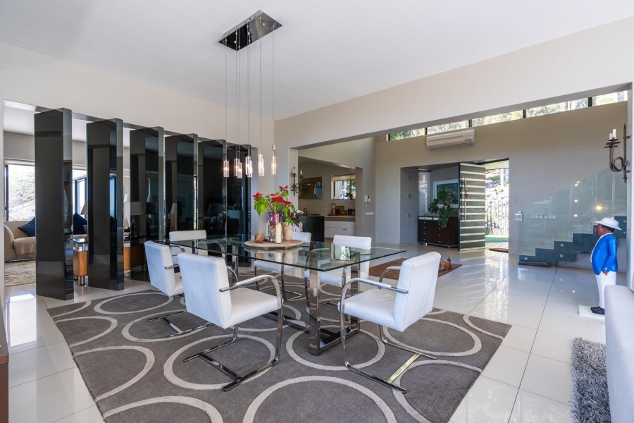 5 Bedroom Property for Sale in Fresnaye Western Cape